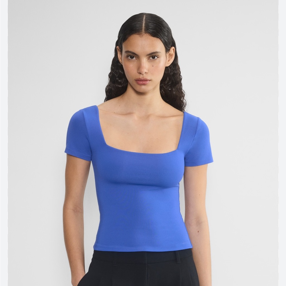 Aritzia Contour square neck tee